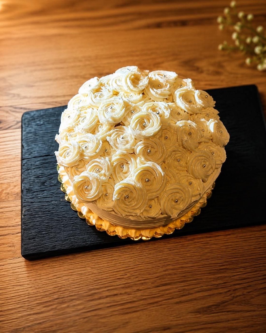 Rosette buttercream cake